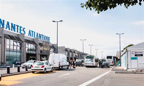 Parking aeroport Nantes moins cher, aerogare accès a pied